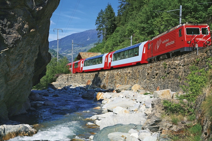 Mit dem Glacier-Express zum Matterhorn